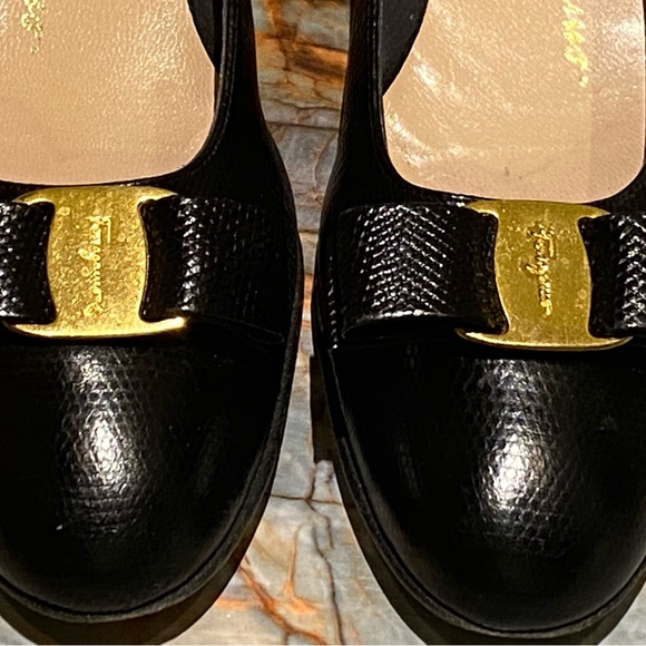 Salvatore Ferragamo Classic Vara Bow Lizard Embossed Calf Leather - Picture 9 of 13